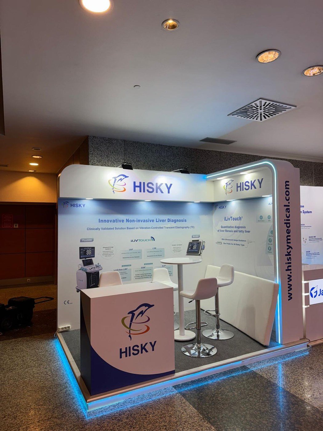 Hisky — Ahşap Stand